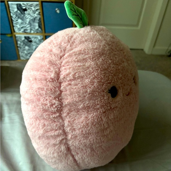 Phyllis The Fuzzy Peach Squishmallows FUZZAMALLOW 12” inch price negotiable! - Picture 3 of 6